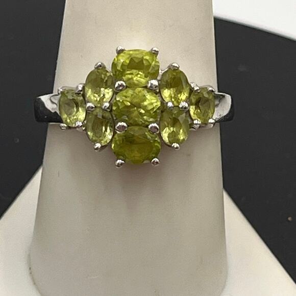 Sterling Silver 925 Nine Oval Prong Set Lt Green Peridot Cluster Ring Sz 9.5 - Picture 1 of 7
